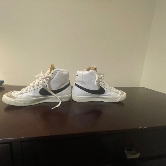 Nike Shoes - Nike Blazer Mid '77